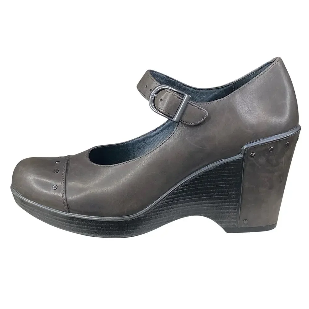 Dansko Women’s Fanny Brown Leather Studded Wedge Clog Size 39 US 8.5/9